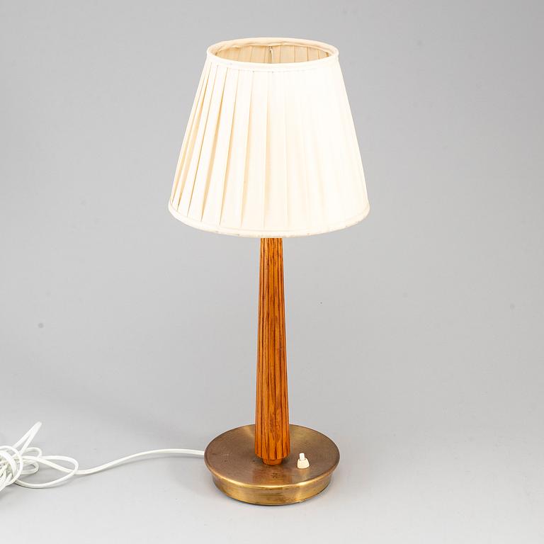 HANS BERGSTRÖM, a 'E1240' table lamp, Asea, 1940's.