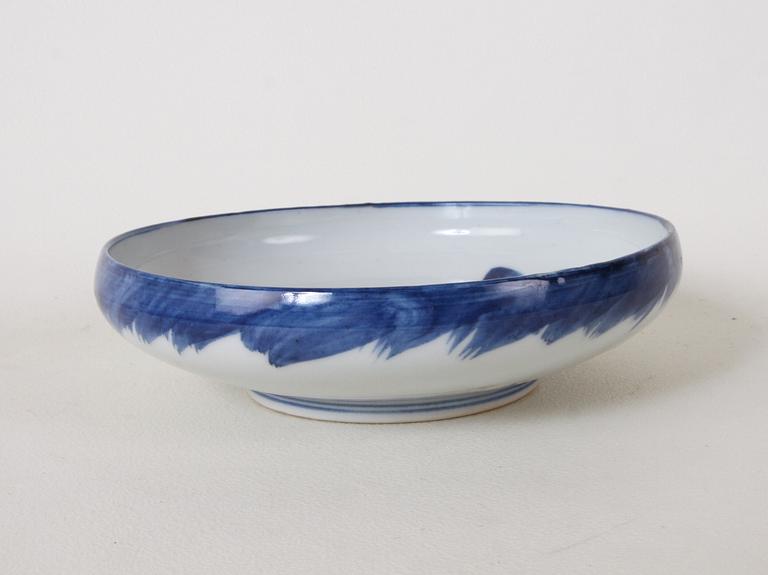 TALLRIKAR OCH SKÅLFAT, 2+2+1 delar.  Porslin. Japan, 1800-tal mm.