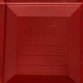 BORIS BERLIN/POUL CHRISTIANSEN, bord med två stolar, "Non", Komplot design, Källemo.