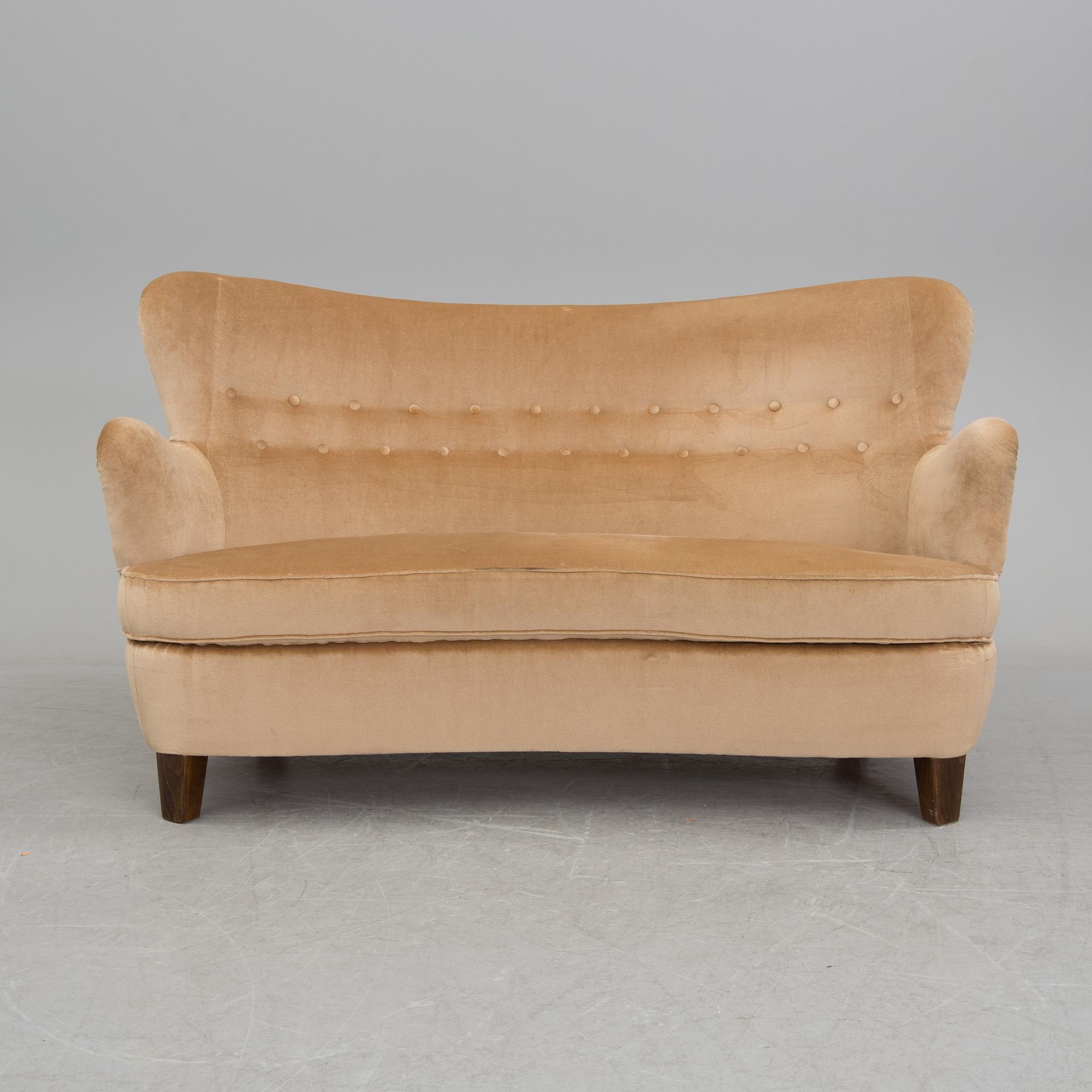 A 1940/50s sofa.