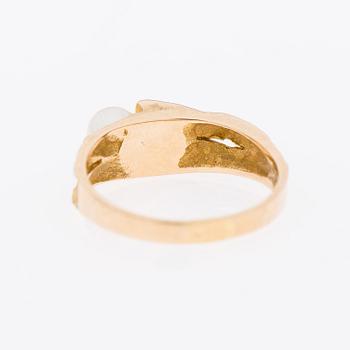 RING, 14K guld, odlade pärlor. "Viskning", Lapponia 1967.