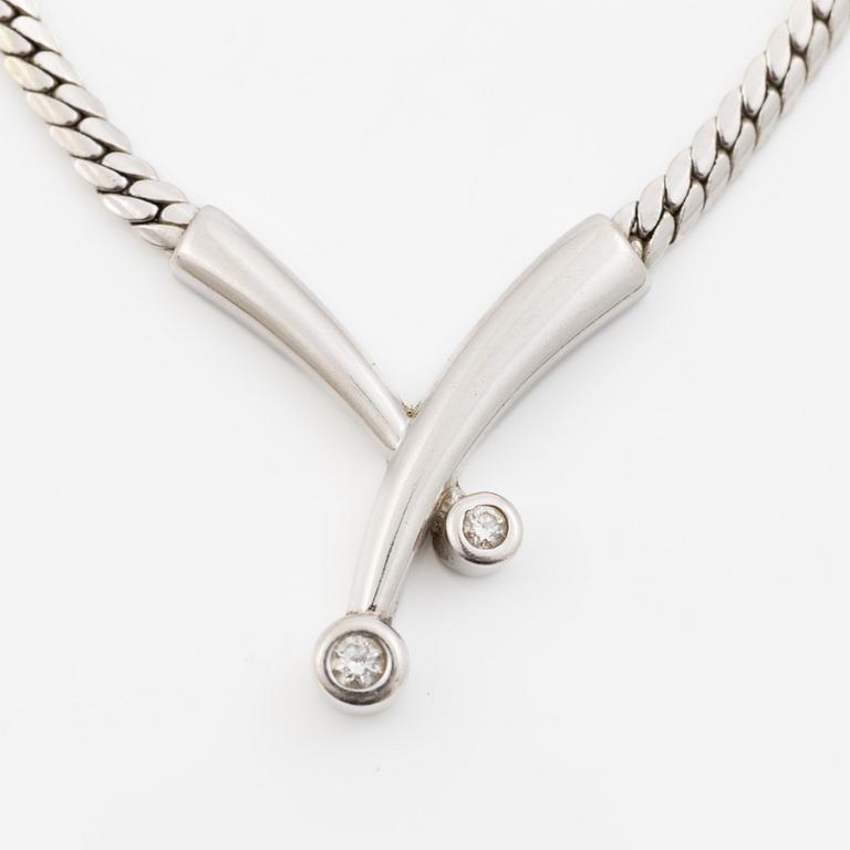 Necklace 9K white gold with brilliant-cut diamonds.