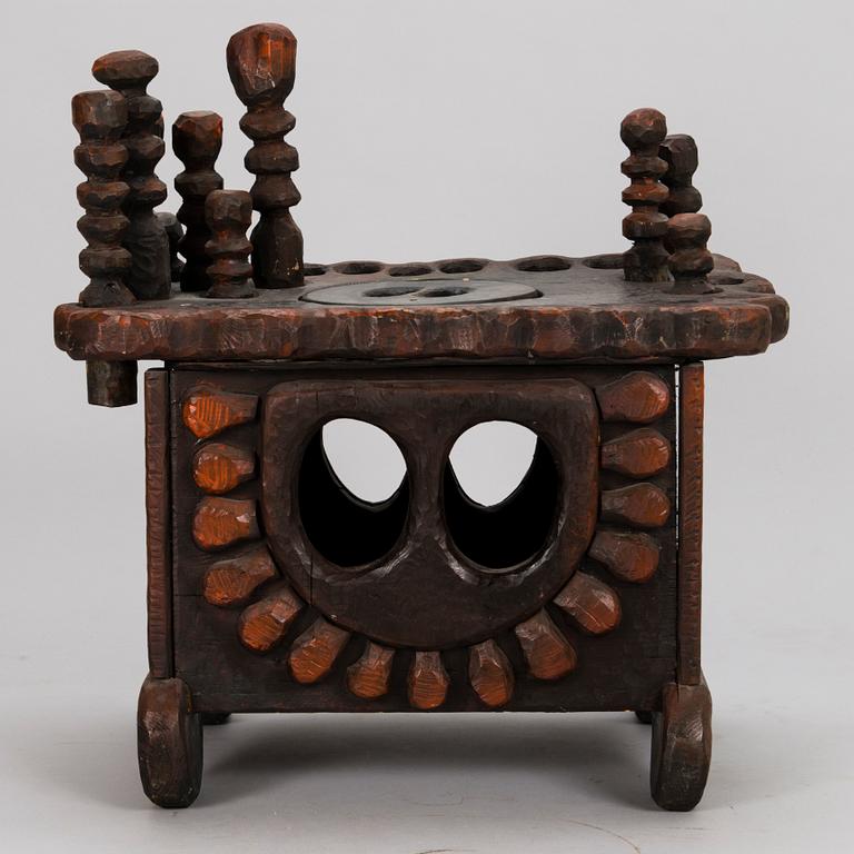 KOSTI AHONEN, pöytä, puu, suurentava peili, signeerattu.