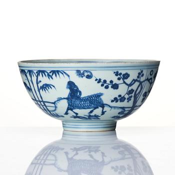 A blue and white bowl, late Ming dynasty, 17th century.