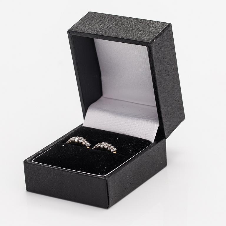 Korvakorupari, 14K kultaa, timantteja n. 0.42 ct yht. Timanttiset, Helsinki.