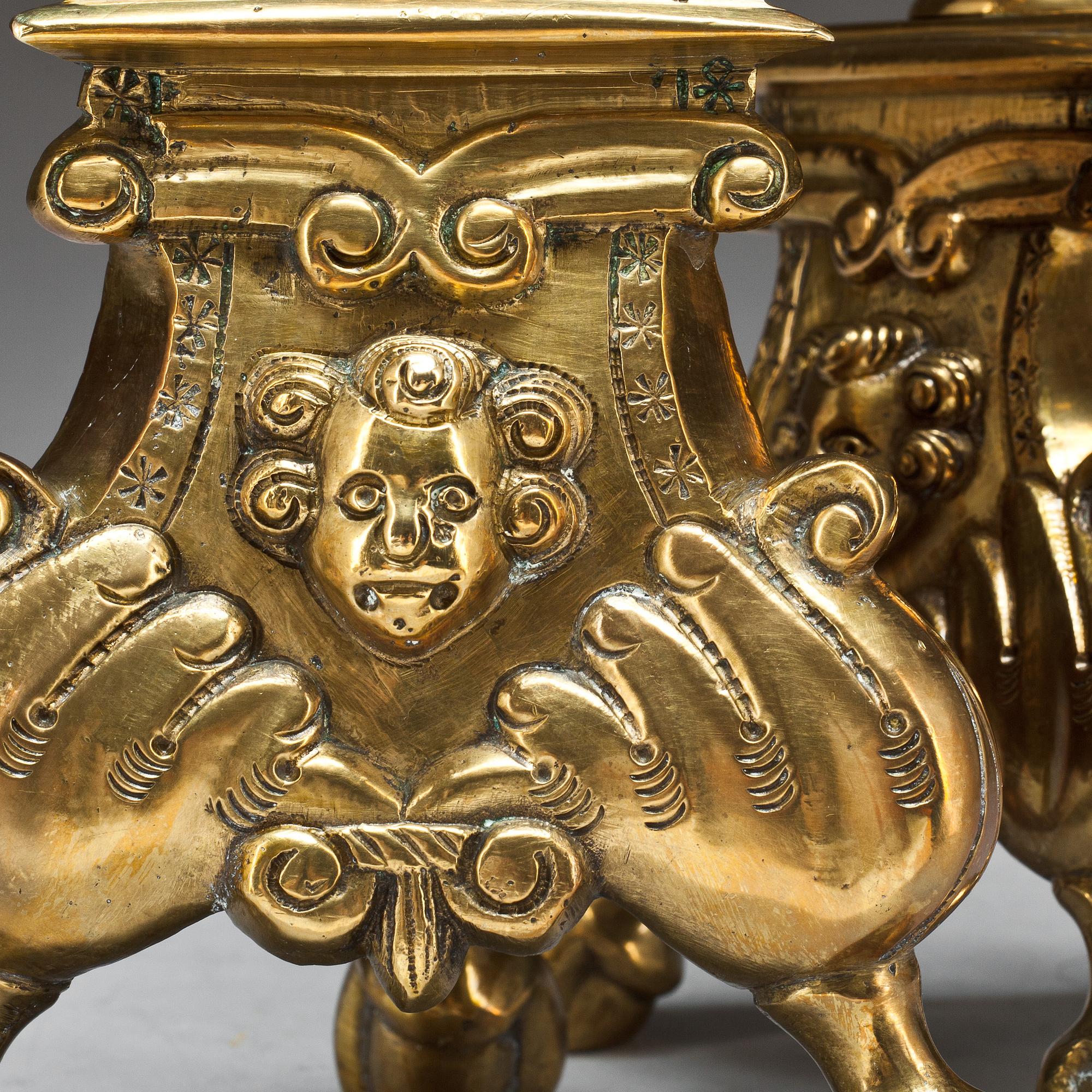 ALTARLJUSSTAKAR, ett par. Barockstil, 1900-talets första hälft.