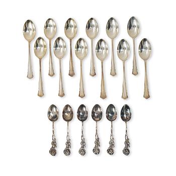 18 silver coffee spoons, 20th Century.