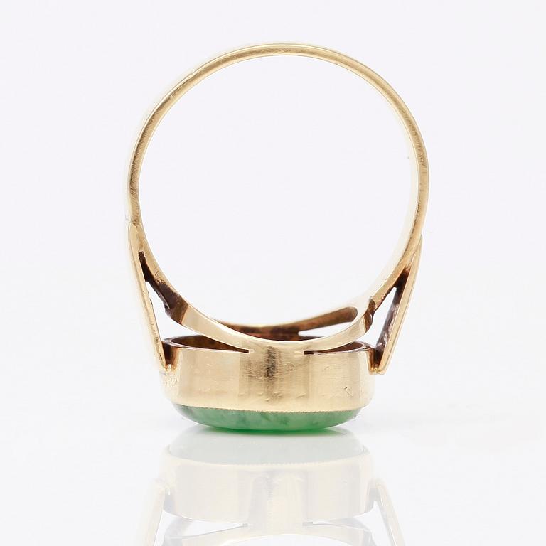 RING, grön jade/nefrit.