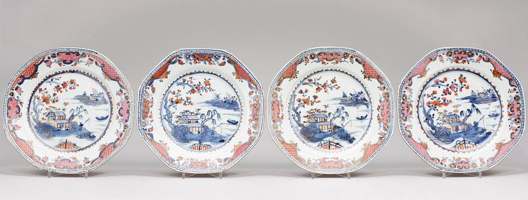 TALLRIKAR, 4 st, porslin, Qianlong, Kina, 1700-tal.