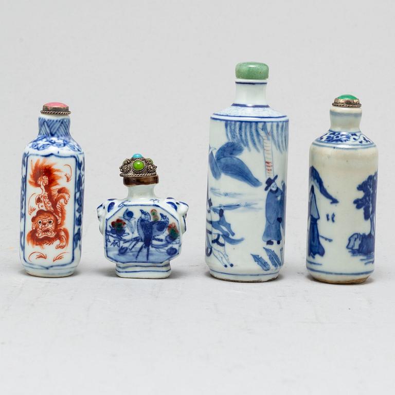 Eight Chinese blue and white porcelain snuff bottles, 20th century.