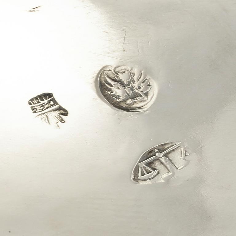 GRÄDDSNÄCKA samt SKÅL, silver, utländska stmpl, 1900-tal. Vikt 195 g.