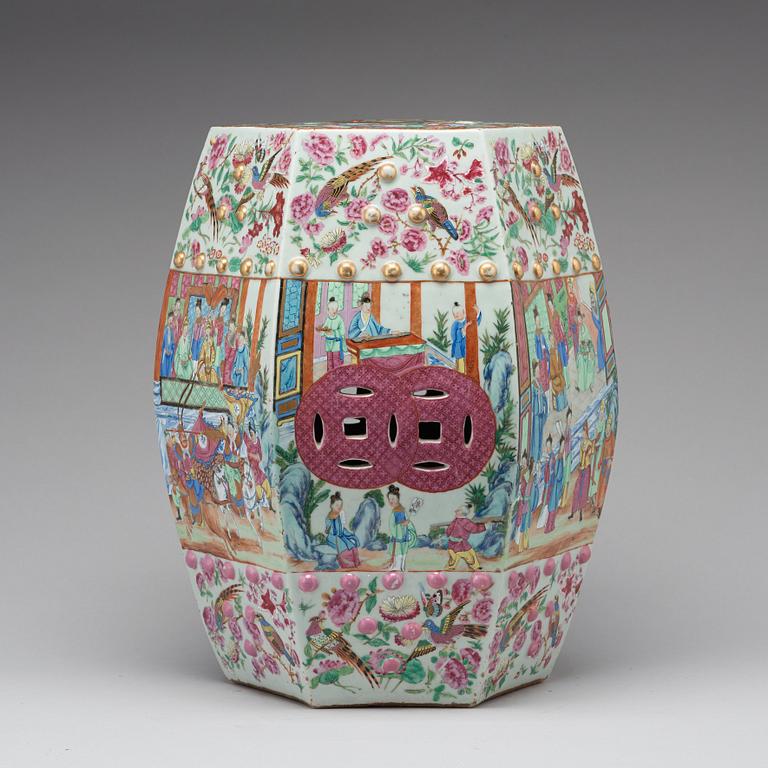 A Canton garden seat, Qing dynasty, 19th Century.