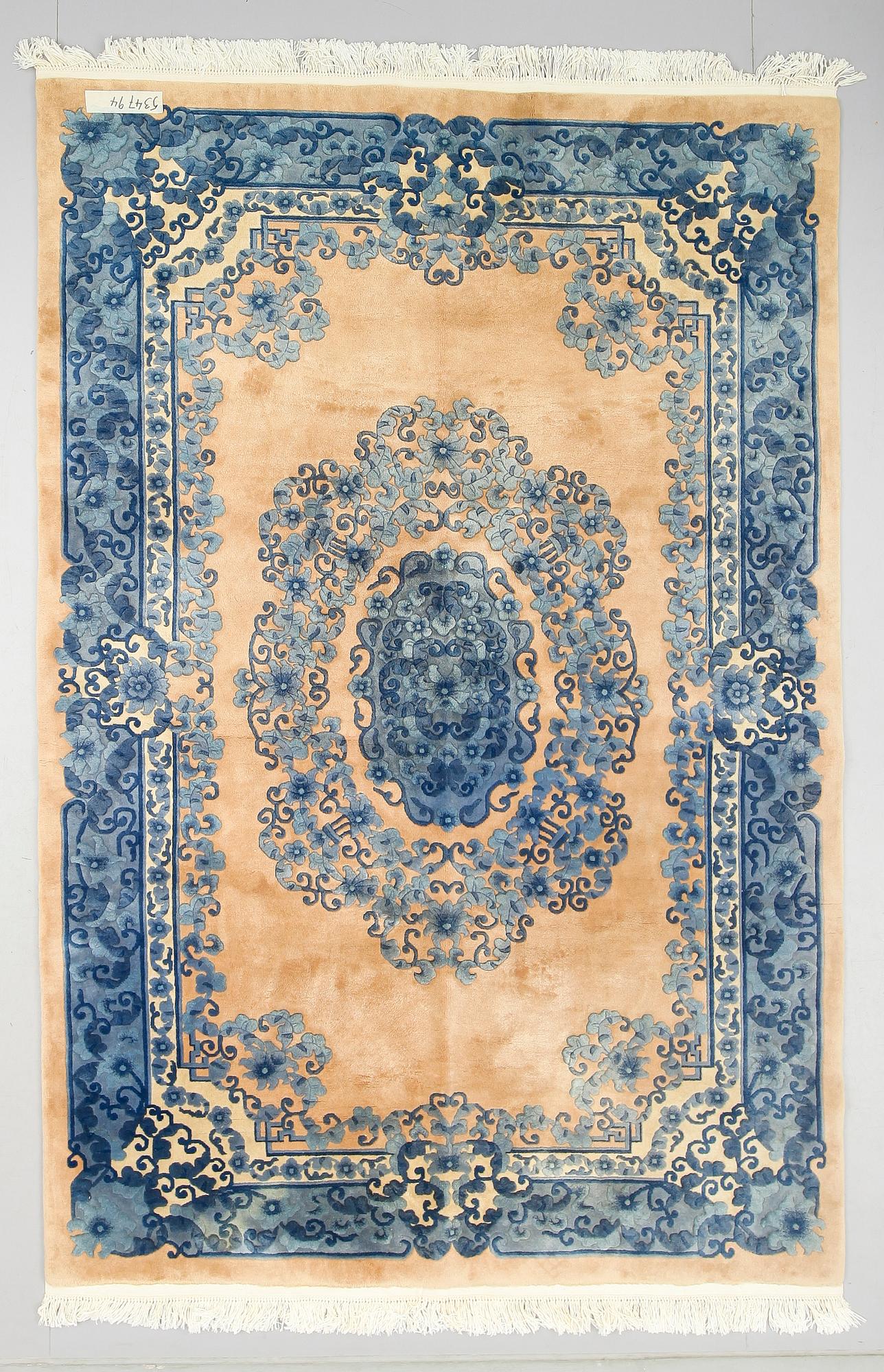 MATTA, Kina. Ca 280 x 185 cm.