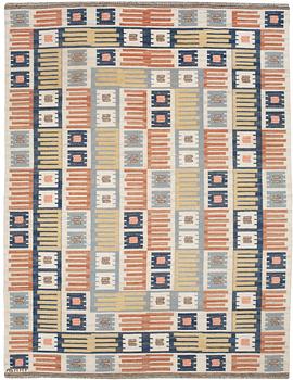 679. CARPET. "Porslinsmattan". Flat weave (rölakan). 275 x 205,5 cm. Signed AB MMF.