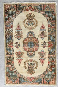MATTA, semiantik, Kirman, ca 145x92 cm.