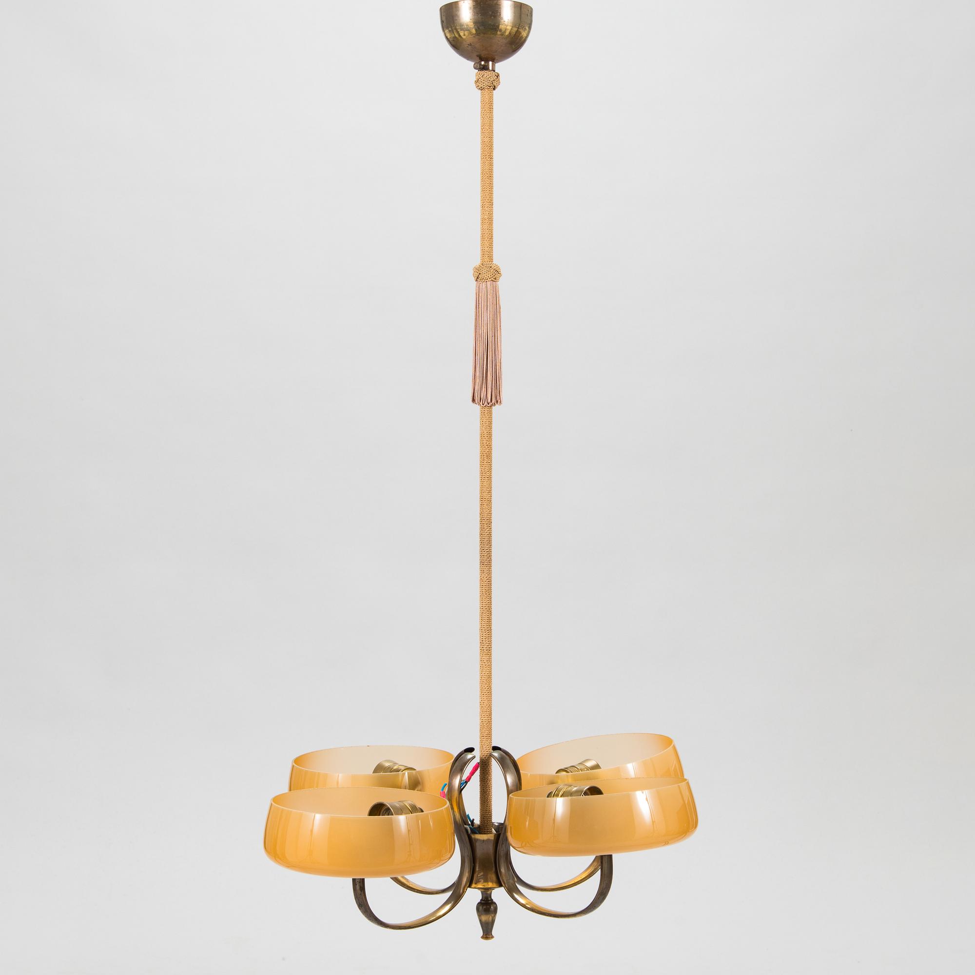 A 1930's chandelier.