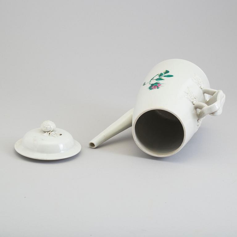 KAFFEKANNA med LOCK, kompaniporslin. Qingdynastin, Jiaqing (1796-1820).