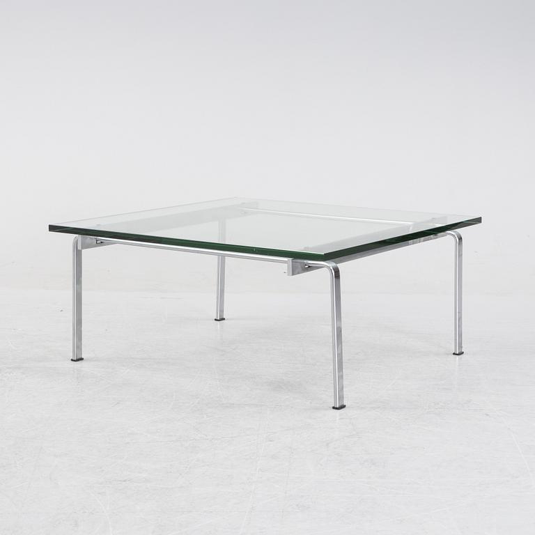 Preben Fabricius & Jørgen Kastholm, bord  FK 89 Lange Production designat 1973.