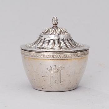 English sterling silver brandy pan with lid, Jonathan Hayne, 1816/1821-1836. Total weight 170 g.