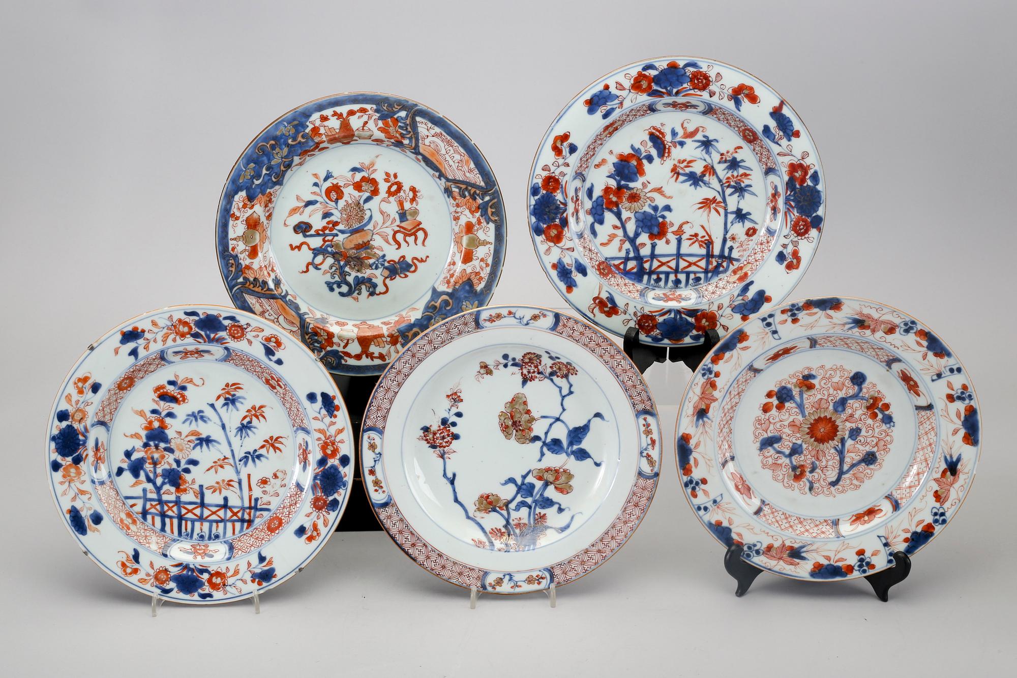 Tallrikar 10 st olika Kina Qianlong (1736-95) porslin.