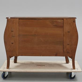 BYRÅ, rokokostil, 1800-tal.
