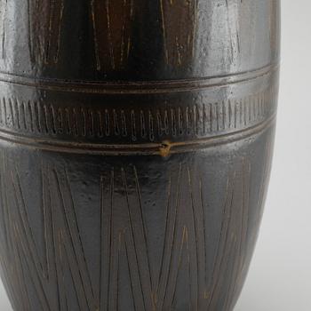 A mid 20th century floor vase in stoneware by by Arthur Andersson fr Wallåkra Lerkärlsfabrik.