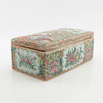 Vase and cover jar, Canton, China 20th century.