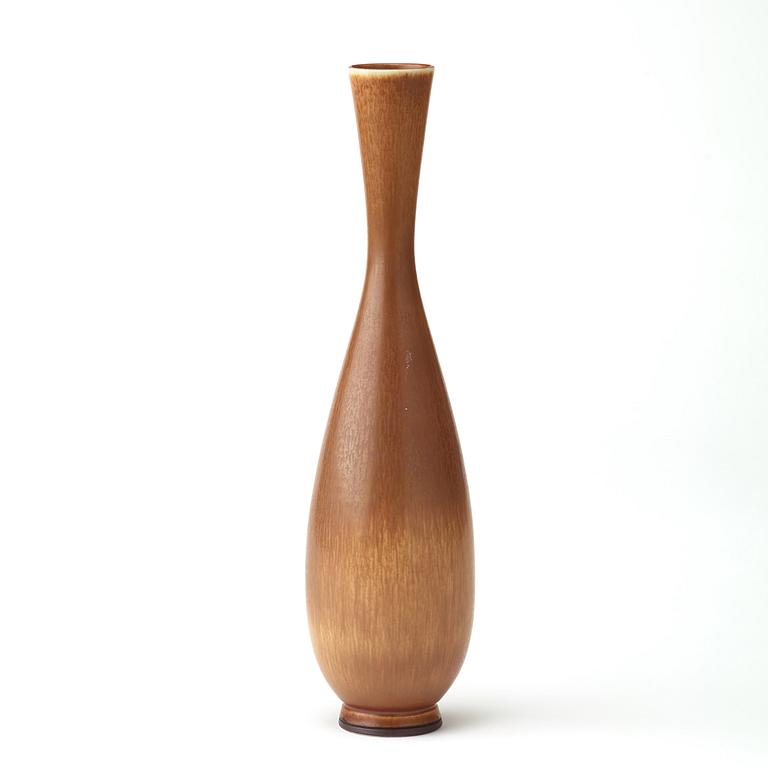 A Berndt Friberg stoneware vase, Gustavsberg studio, Sweden 1960.