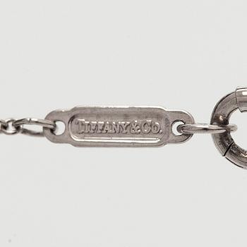 Tiffany & Co, a platinum necklace with brilliant-cut diamonds.