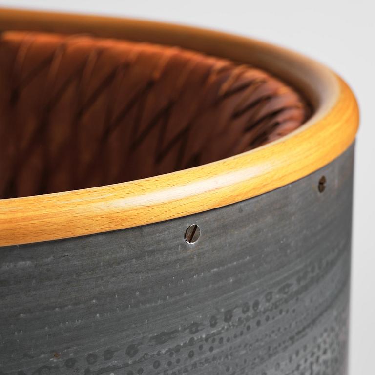 Mats Theselius, an "Aluminiumfåtölj" armchair, ed. 66/200, Källemo, Värnamo, post 1990.