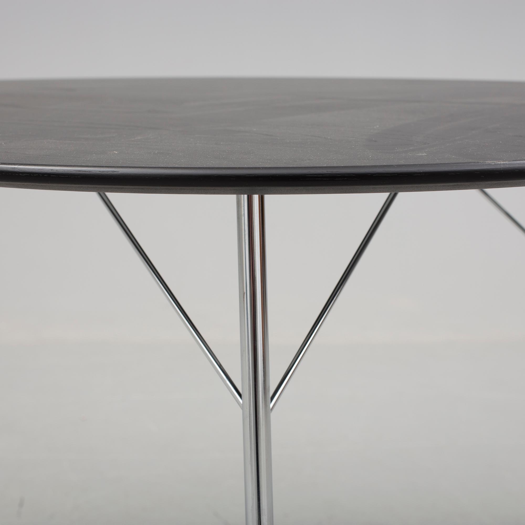 BORD, Arne Jacobsen, Fritz Hansen, 2002.