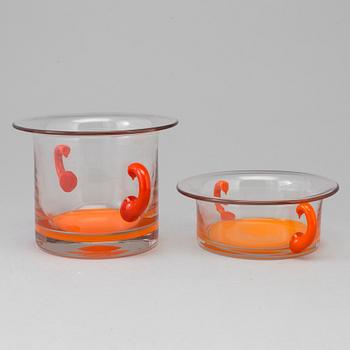 Two signed glass bowls by Per Olof Ström, Alsterfors, dated 1969.