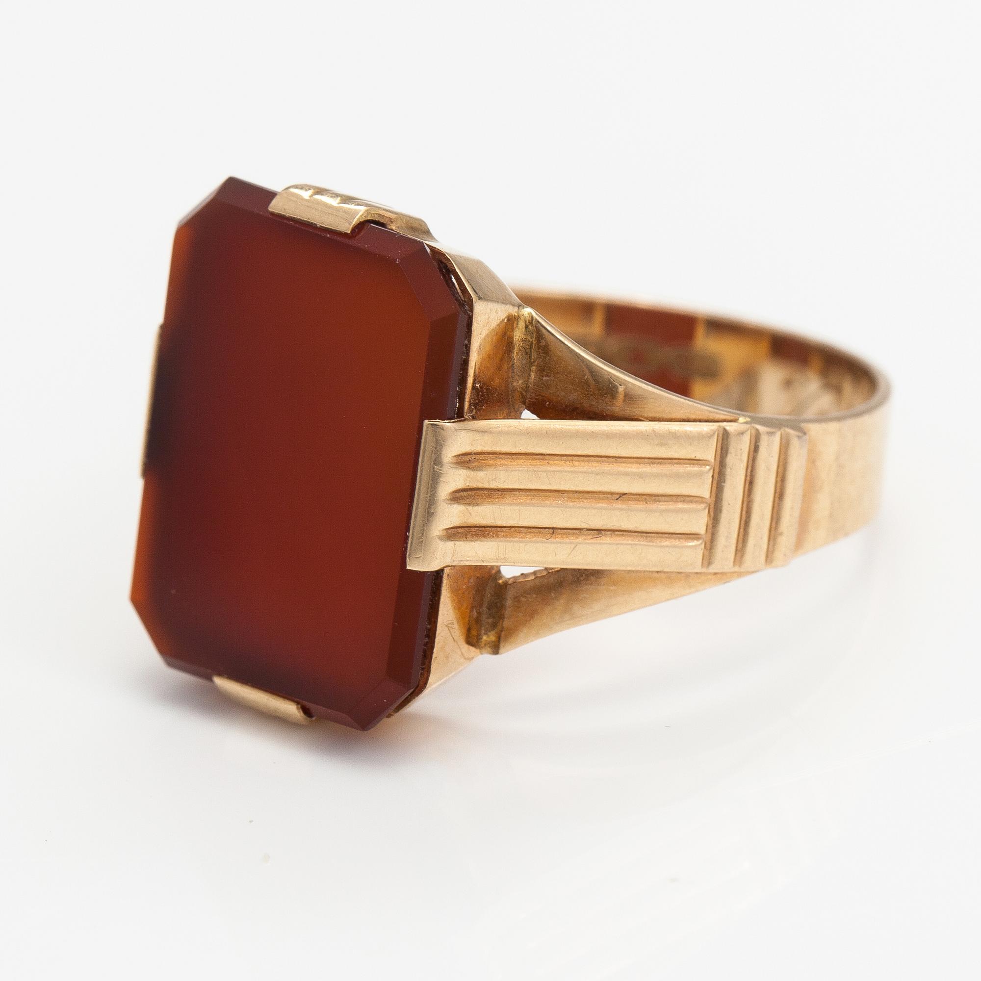 Seal ring, 14K gold, carnelian. Kultateollisuus, Åbo 1951.
