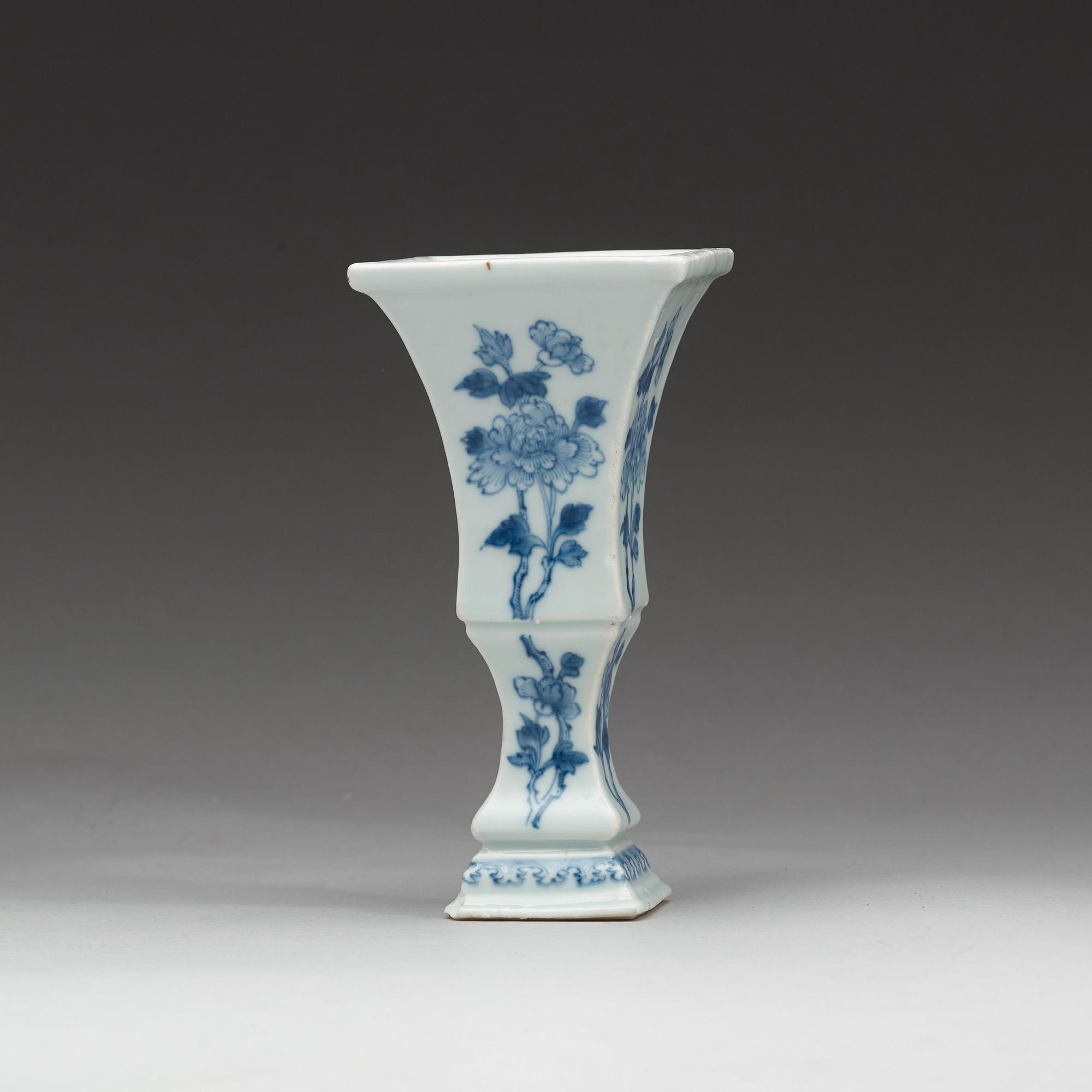 VAS, porslin. Qingdynastin, Qianlong (1736-95).