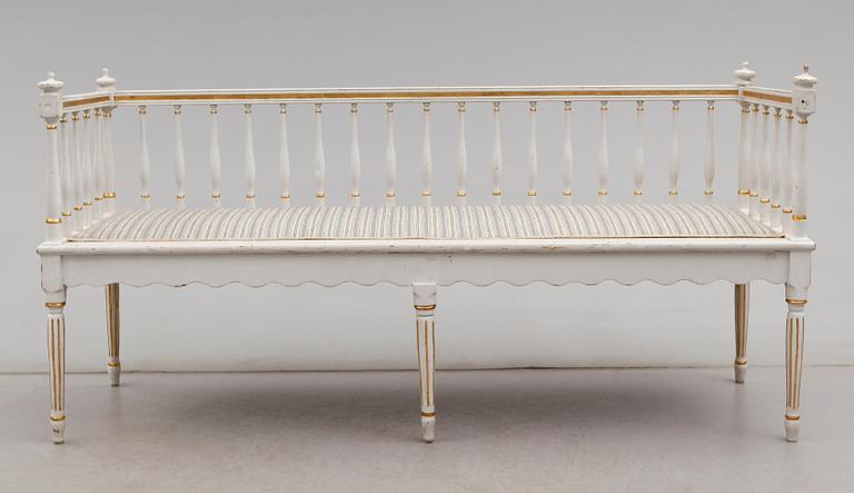SOFFA, sengustaviansk, omkring år 1800.