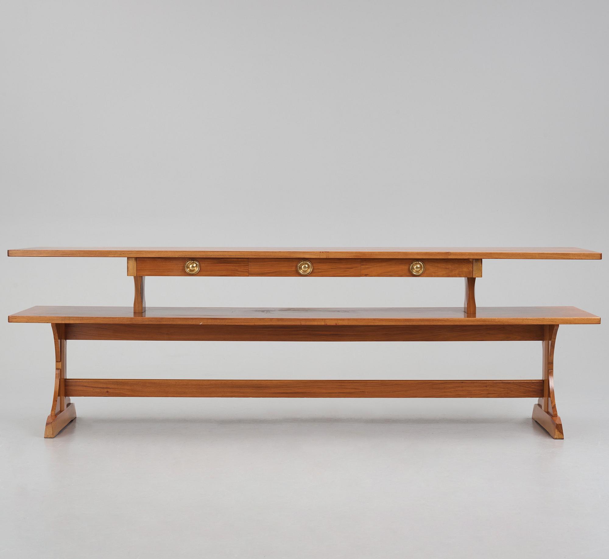 Josef Frank, biblioteksbord / sideboard, Firma Svenskt Tenn, modell 2226.