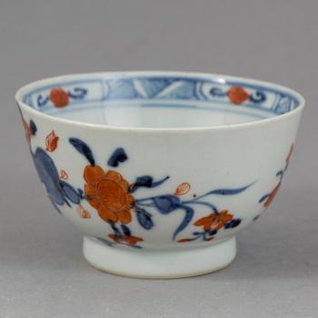 KOPPAR, 3 st olika. Porslin, Kina, 1700-tal.