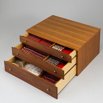 BESTICKSCHATULL, med bestickservis 124 delar, nysilver, Storbritannien.