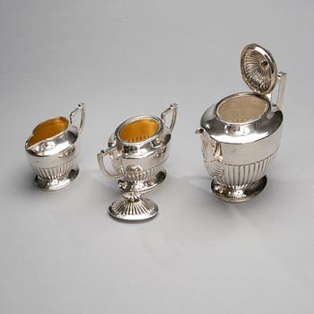 KAFFESERVIS, 3 delar, silver, Helsingfors 2001. Totalvikt 2134 g.