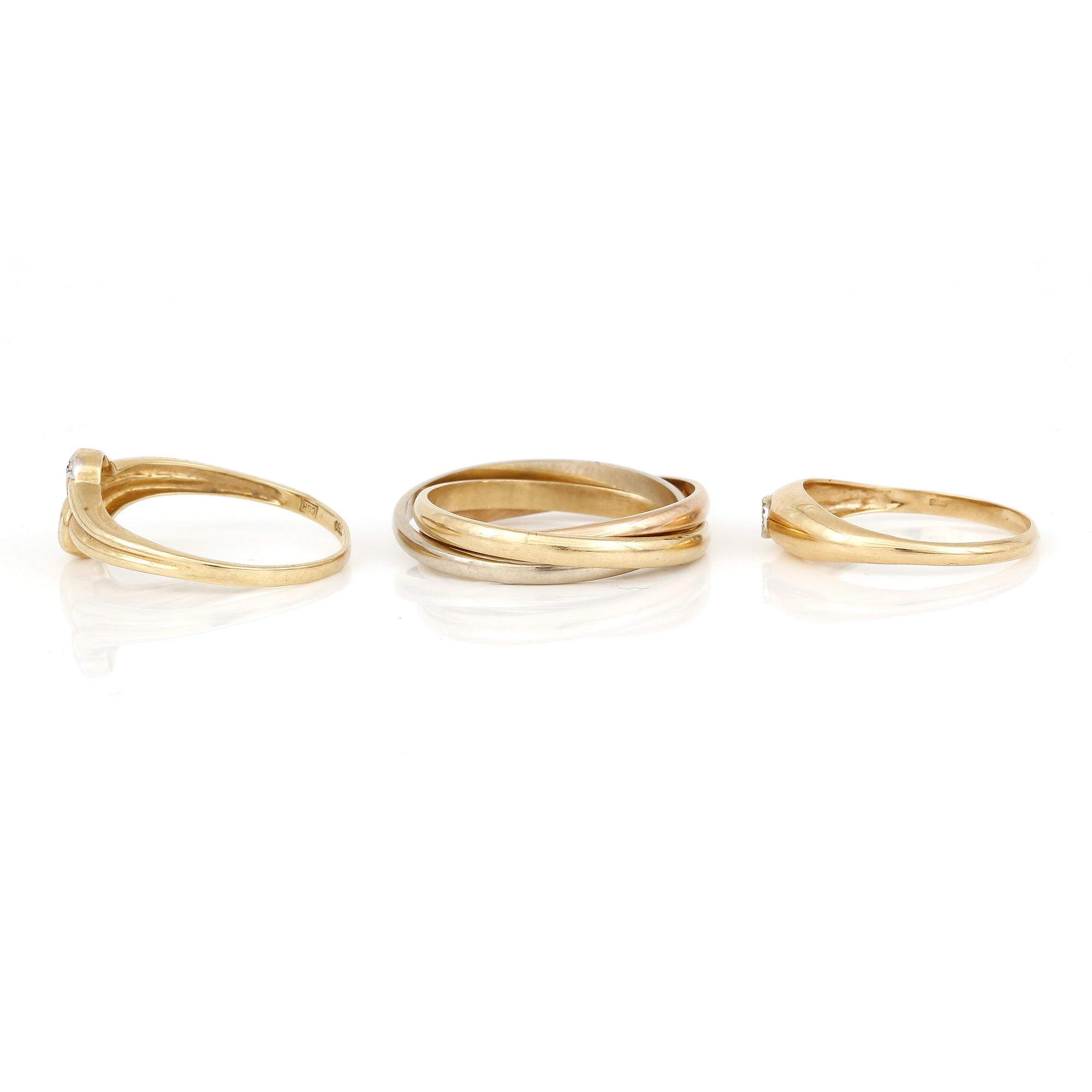 RINGAR, 3 st, olika guldhalter med små diamanter, tot ca 0,02 ct. Total vikt ca 8,64 g.