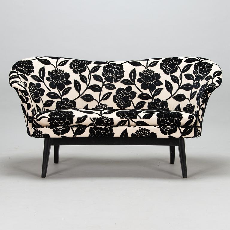 Olof Ottelin, soffa "Duetto" Kervo Snickerifabrik, Stockmann, 1900-talets mitt.