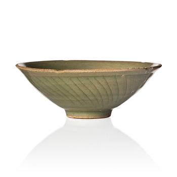 1230. Skål, keramik, av "Yaozhou-typ", Songdynastin (960-1279).
