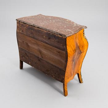 A SWEDISH ROCOCO CHEST OF DRAWERS, Mathias Engström (furniture carpenter in Stockholm 1758-1797).