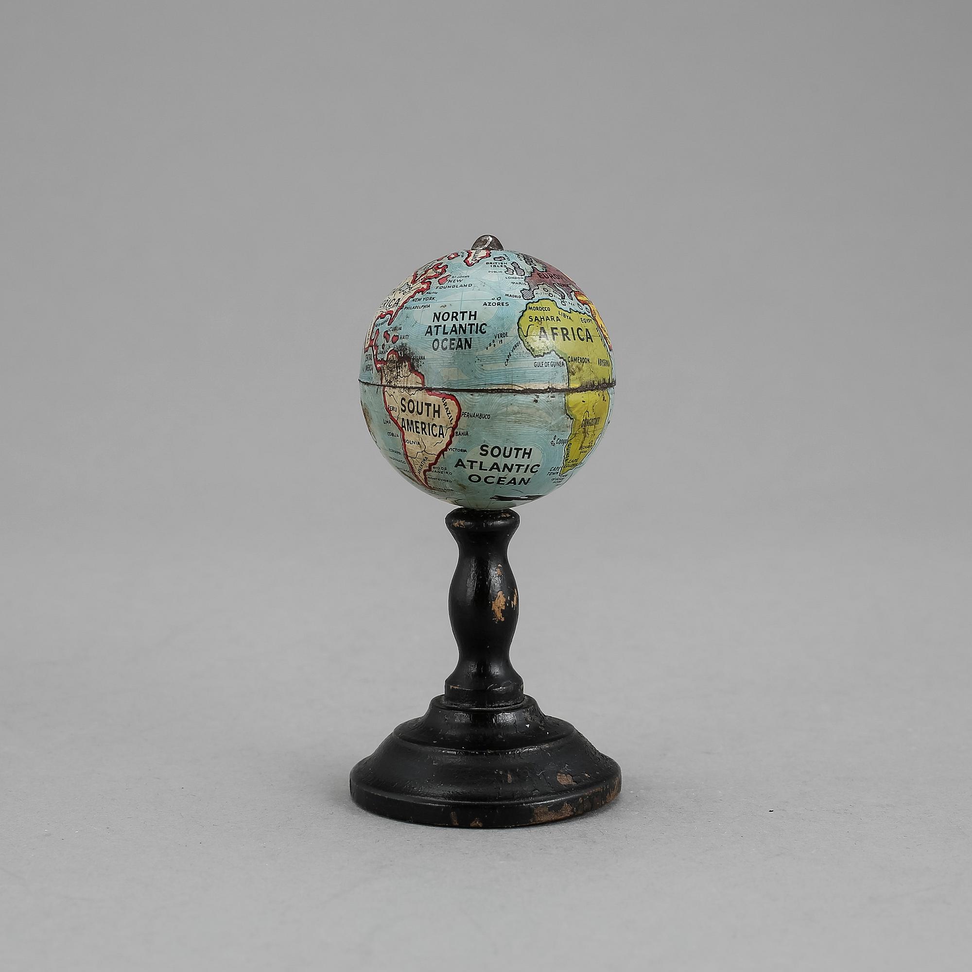 JORDGLOB I MINIATYR, 1900-talets början.