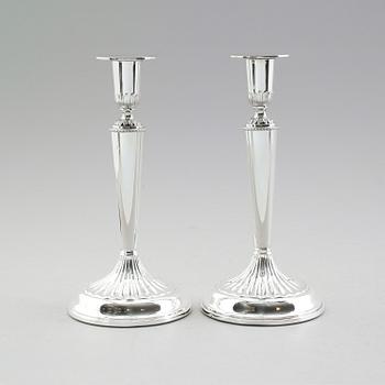 LJUSSTAKAR, 1 par, gustaviansk stil, Göteborg 1965.