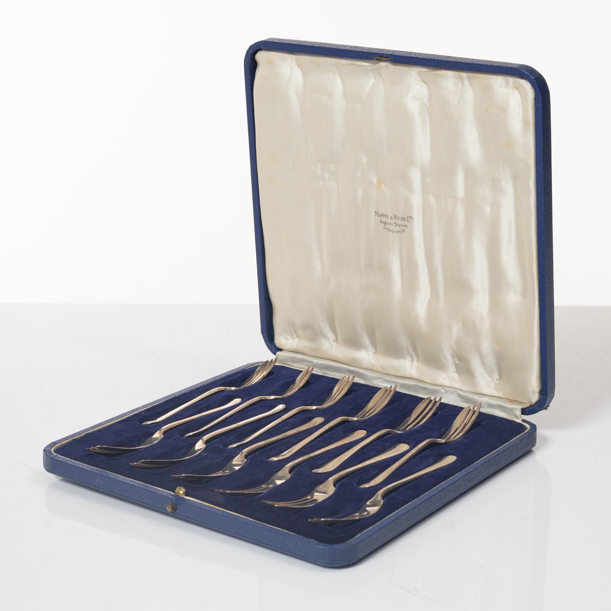 Mappin & Webb Ltd, twelve silver pastry forks,  Sheffield, England 1960.