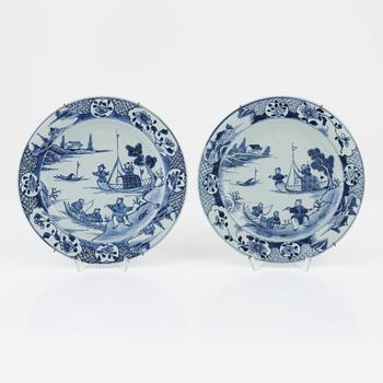 A pair of blue and white porcelain plates, Kangxi, 18th century.