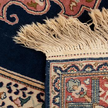 Matta, Kirman, old/semiantik, ca 210 x 140 cm.