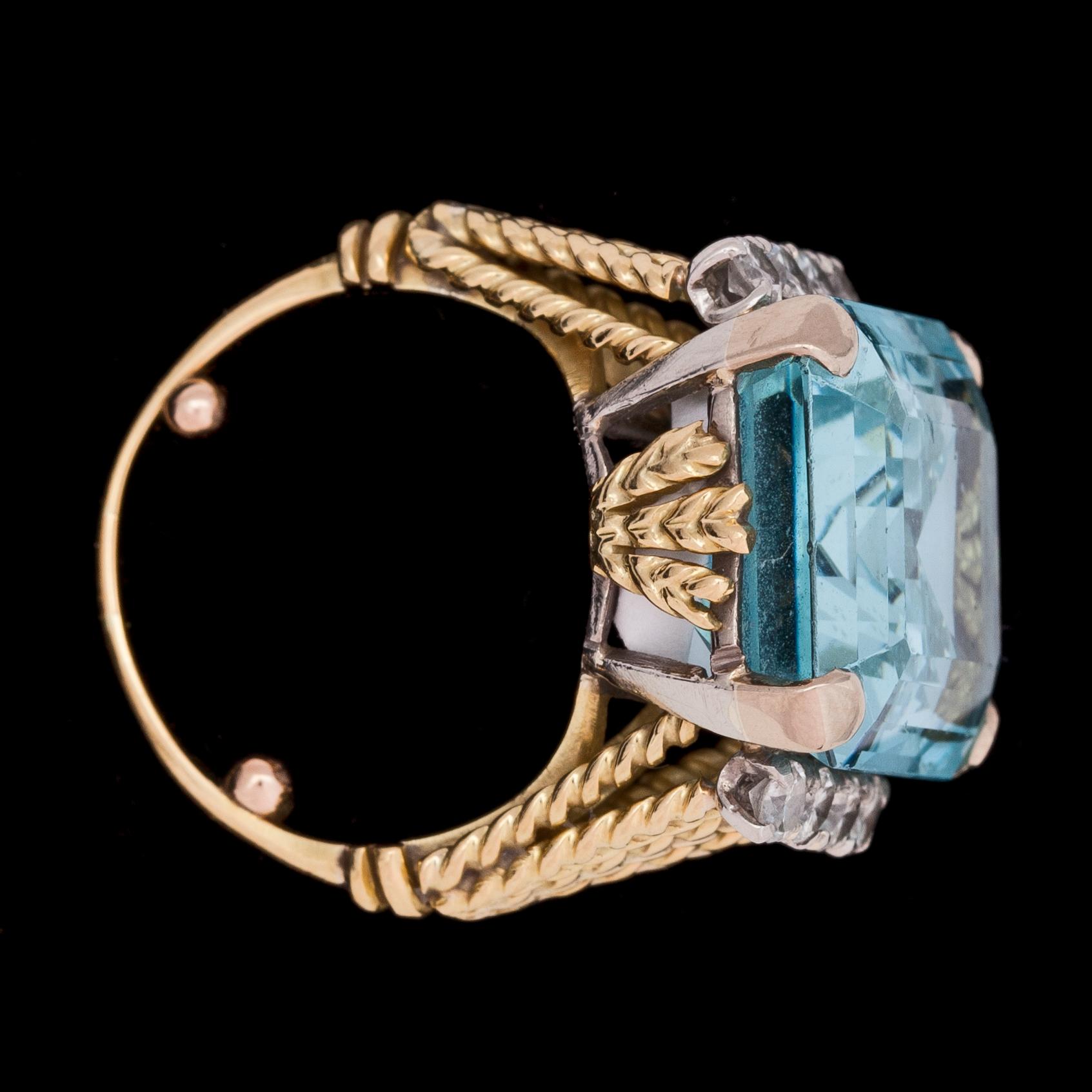 RING, trappslipad akvamarin med briljantslipade diamanter, tot. ca 0.70 ct.