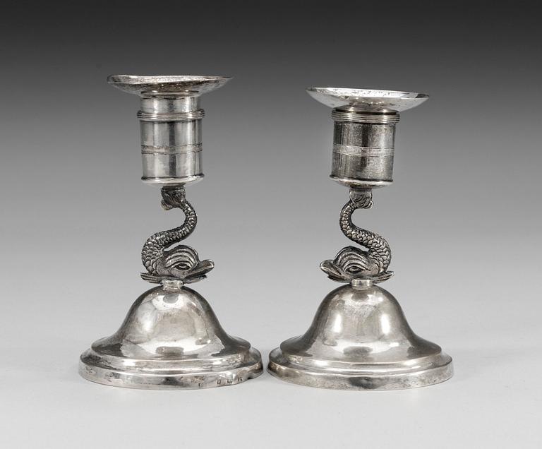 LJUSSTAKAR, ett par, silver. Johan Henrik Lampa, Stockholm 1815. Empire.